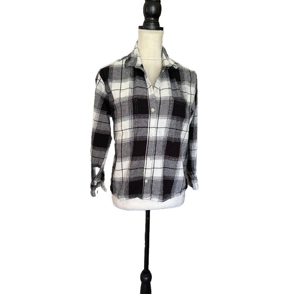Old Navy Womens Black And White plaid Flannel Boyfriend Shirt Size M